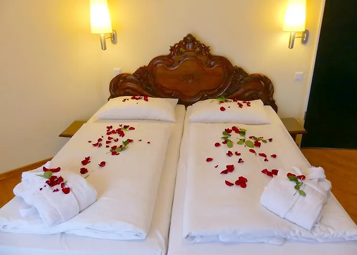 Raj Mahal Hotel 4*